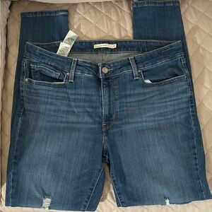 Great condition. Levi Strauss & Co.
Women's size 32x30